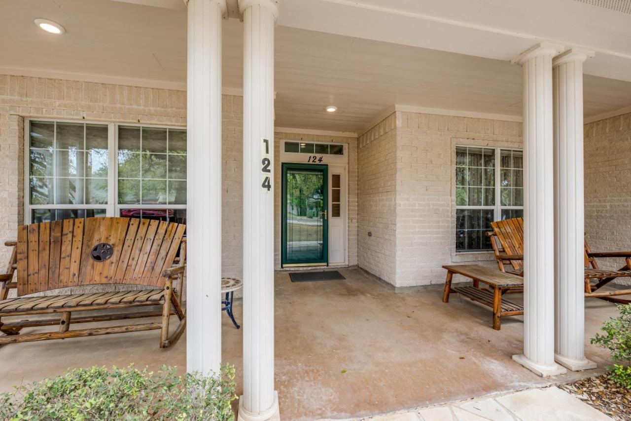 Spacious 5 Bdrm Home Mins To Wineries With Private Pool And Hot Tub! Johnson City Bagian luar foto