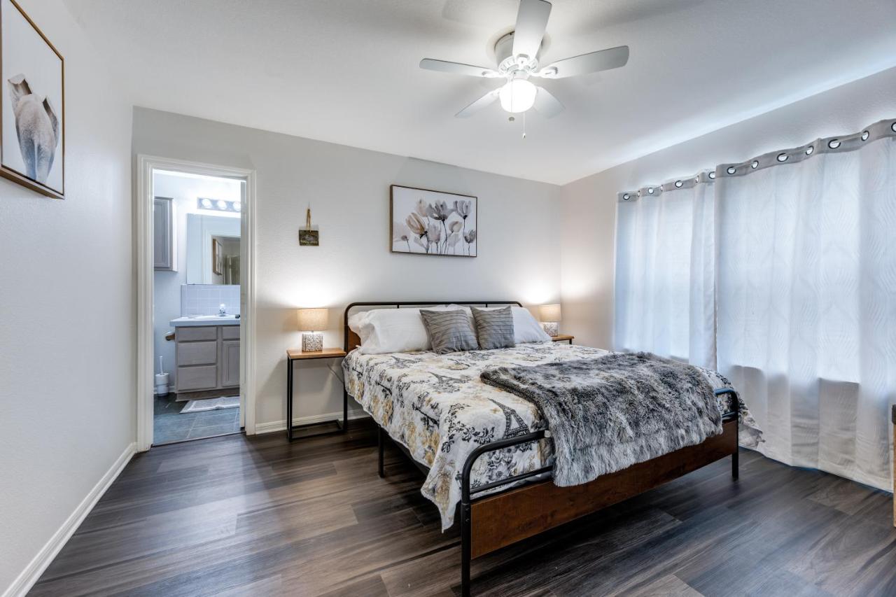 Spacious 5 Bdrm Home Mins To Wineries With Private Pool And Hot Tub! Johnson City Bagian luar foto