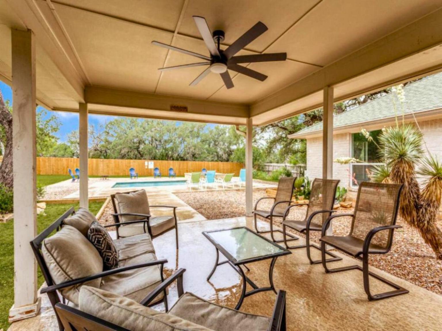 Spacious 5 Bdrm Home Mins To Wineries With Private Pool And Hot Tub! Johnson City Bagian luar foto